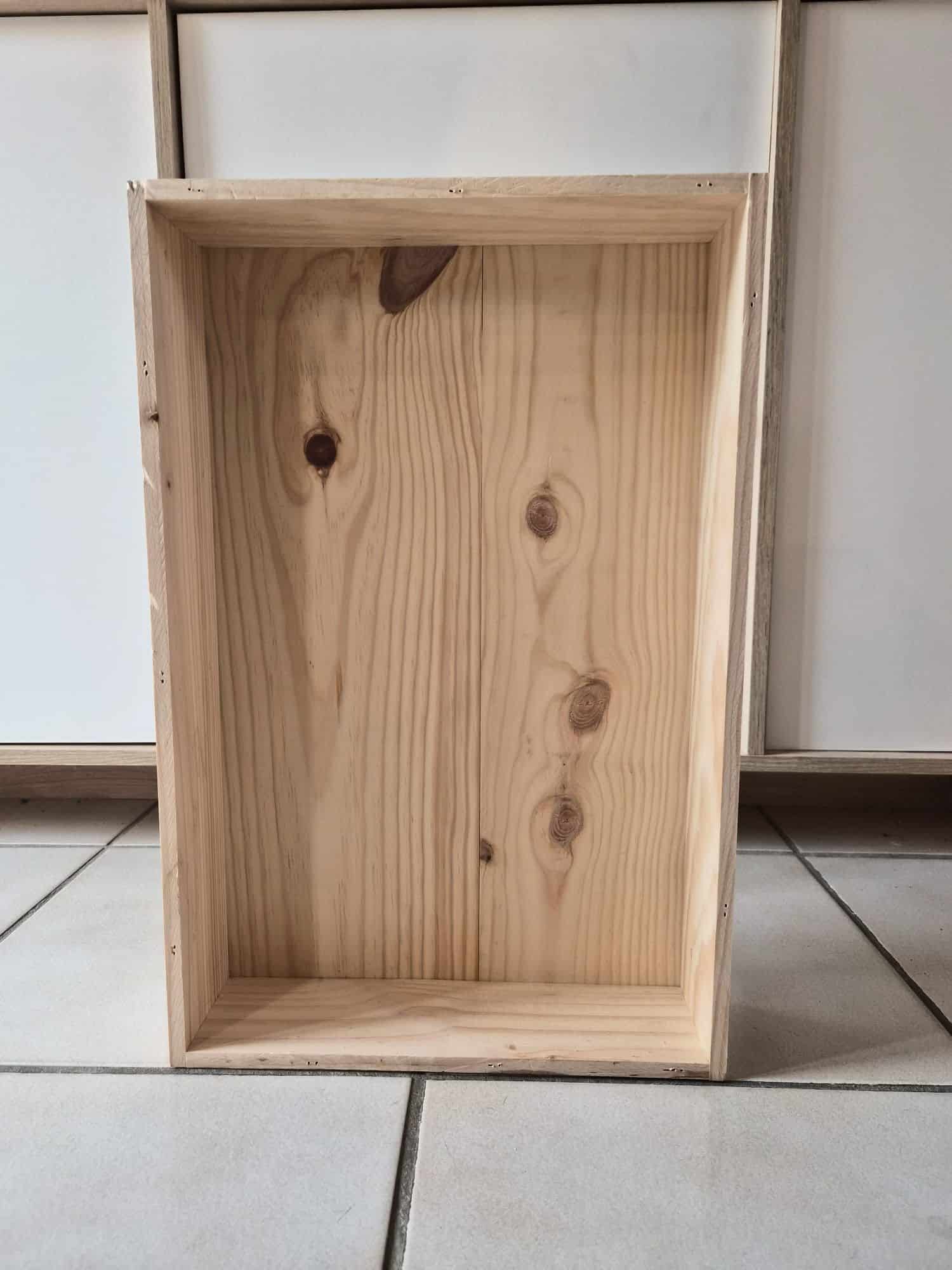 Boîte en bois naturelle, idéale pour rangements ou créations DIY. Parfaite pour tous vos projets de bricolage ou décoration.