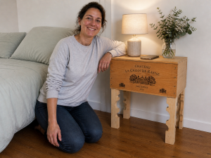 Table de chevet avec la grosse caisse bordelaise